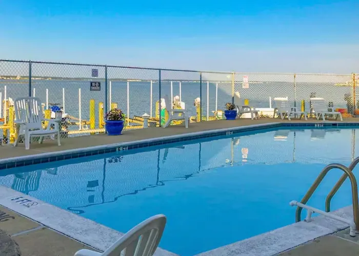 Bayfront On 22nd St With Sunset Views, Balcony & Near Boardwalk Fun Holiday home *