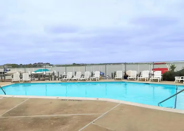 Holiday home Bayfront On 22nd St With Sunset Views, Balcony & Near Boardwalk Fun *