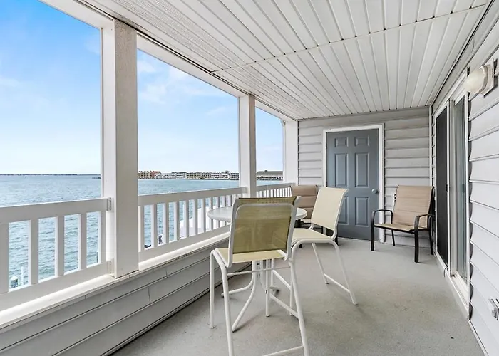 Bayfront On 22nd St With Sunset Views, Balcony & Near Boardwalk Fun Holiday home