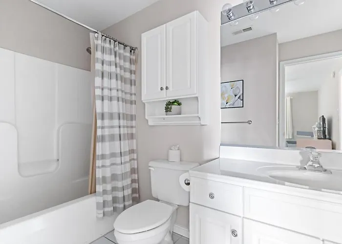 Holiday home Bayfront On 22nd St With Sunset Views, Balcony & Near Boardwalk Fun *