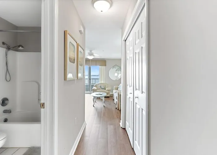 Holiday home Bayfront On 22nd St With Sunset Views, Balcony & Near Boardwalk Fun Ocean City