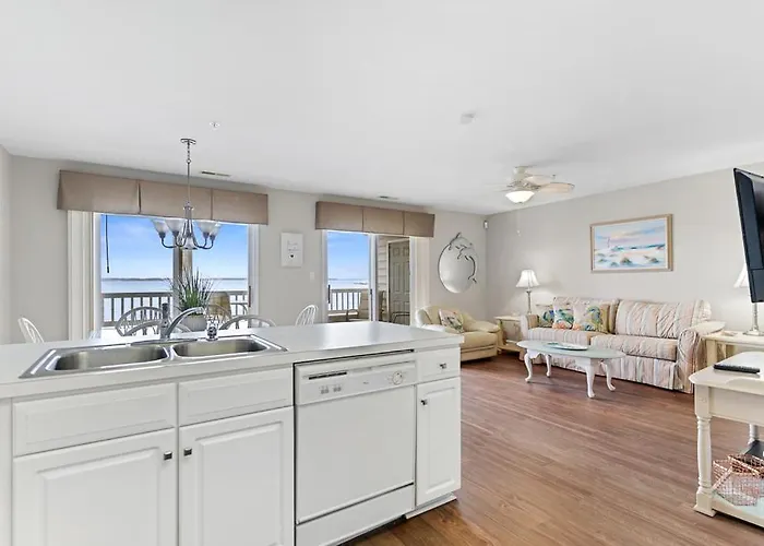 Bayfront On 22nd St With Sunset Views, Balcony & Near Boardwalk Fun Holiday home