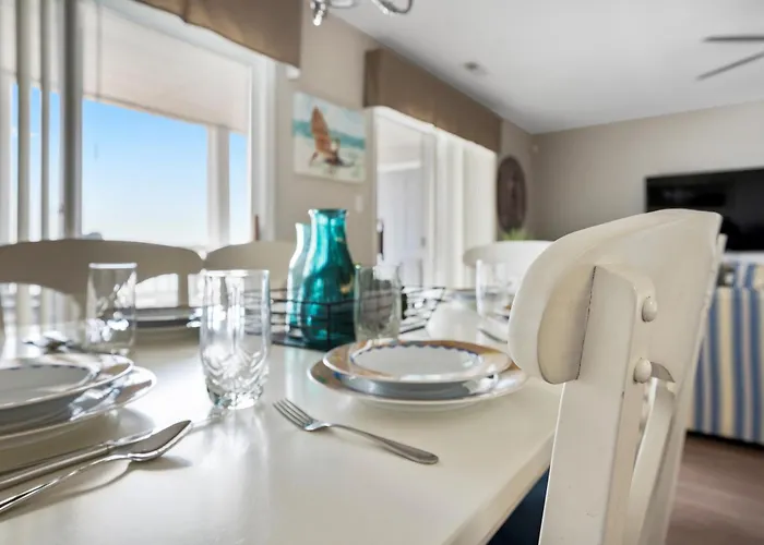 Bayfront On 22nd St With Sunset Views, Balcony & Near Boardwalk Fun Holiday home