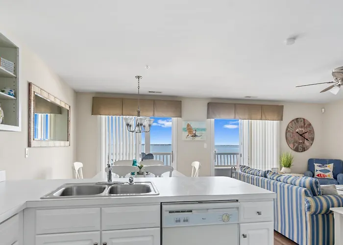 Holiday home Bayfront On 22nd St With Sunset Views, Balcony & Near Boardwalk Fun Ocean City