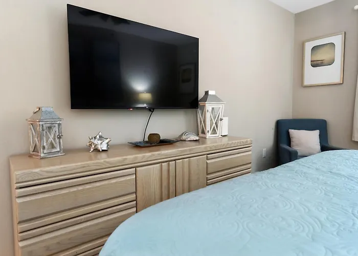 Bayfront On 22nd St With Sunset Views, Balcony & Near Boardwalk Fun Holiday home