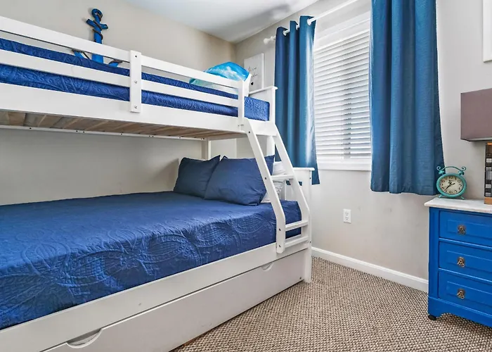 Bayfront On 22nd St With Sunset Views, Balcony & Near Boardwalk Fun *