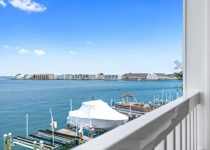 Bayfront On 22nd St With Sunset Views, Balcony & Near Boardwalk Fun Holiday home *